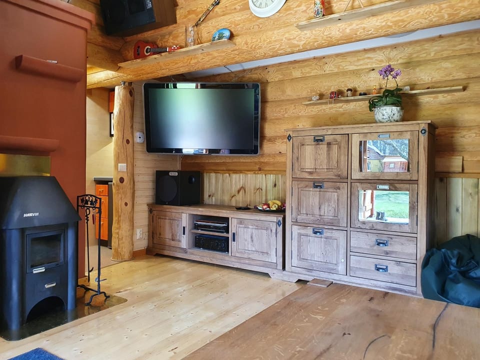 Communal lounge/ TV room, TV and multimedia