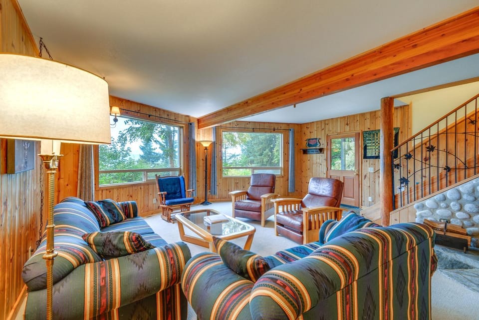 Tahuya Cabin Hood Canal and Olympic Mountain Views! Cabin in Hood Canal