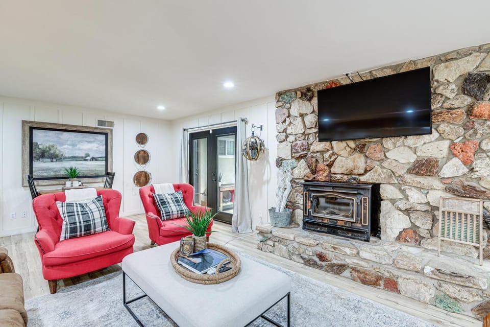 3 Mi to Golf & Wineries: Arroyo Grande Home! House in Sierra Nevada
