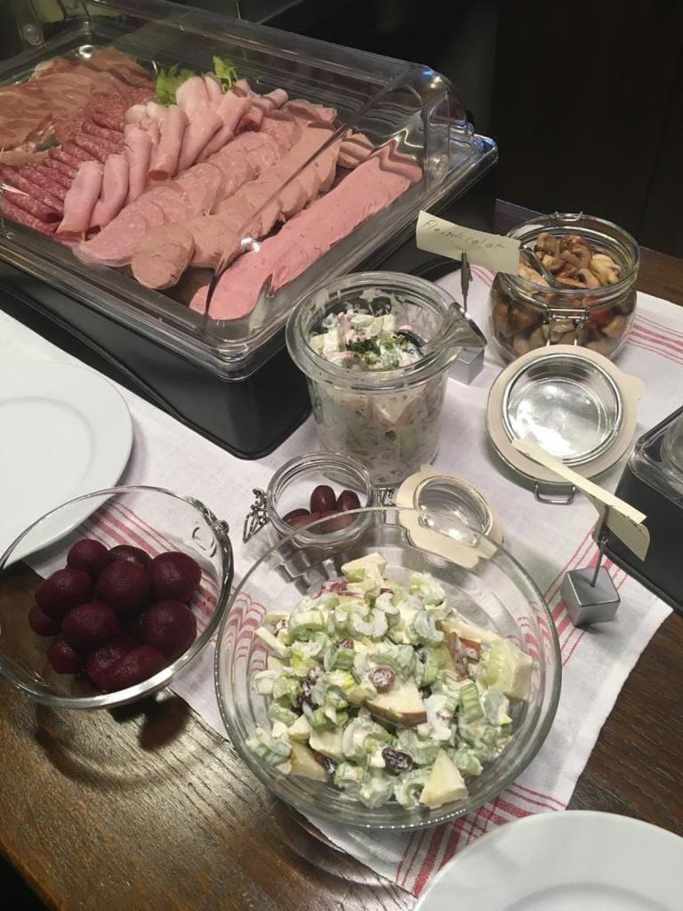 Breakfast, Buffet breakfast