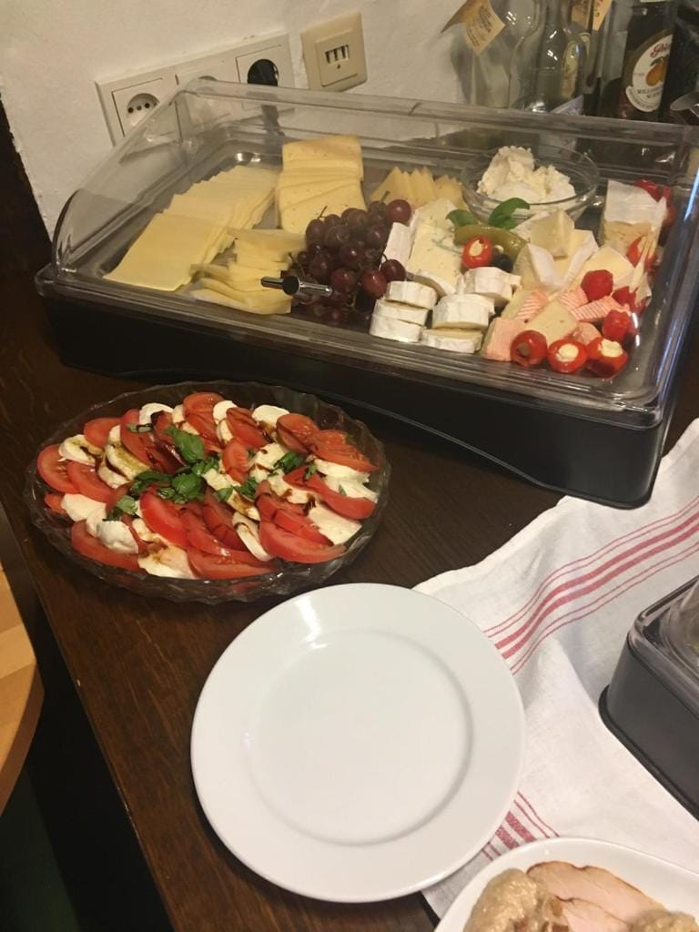 Breakfast, Buffet breakfast