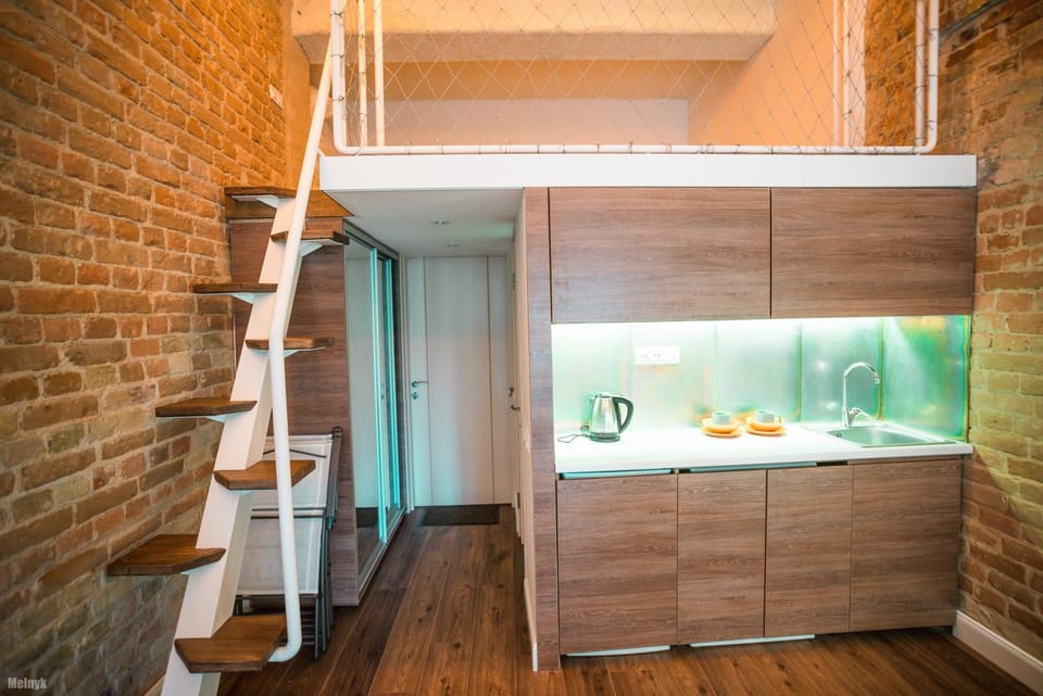Kitchen or kitchenette, kitchen