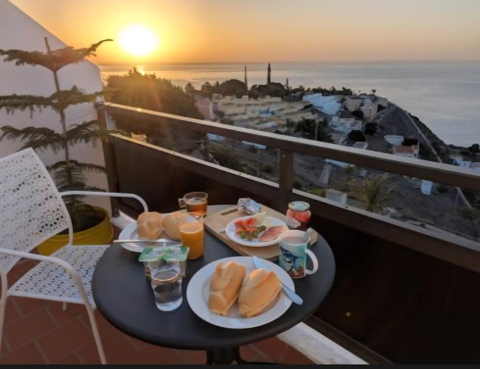 View (from property/room), Balcony/Terrace, Dining area, Sea view, Breakfast