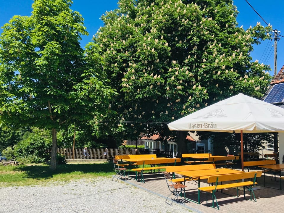 Property building, Restaurant/places to eat