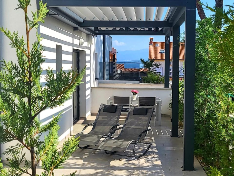 Patio, Garden view, Sea view