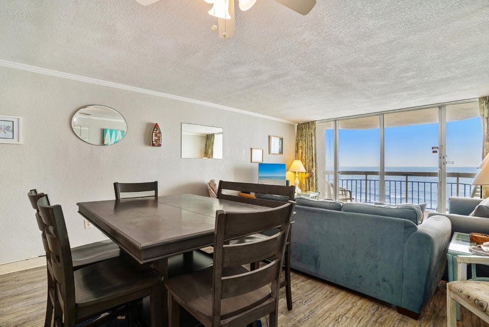 0402 Waters Edge Resort condo Apartment in Garden City