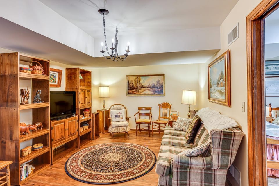 Charming Apartment w/ Yard & Beautiful Gardens! Apartment in Pennsylvania