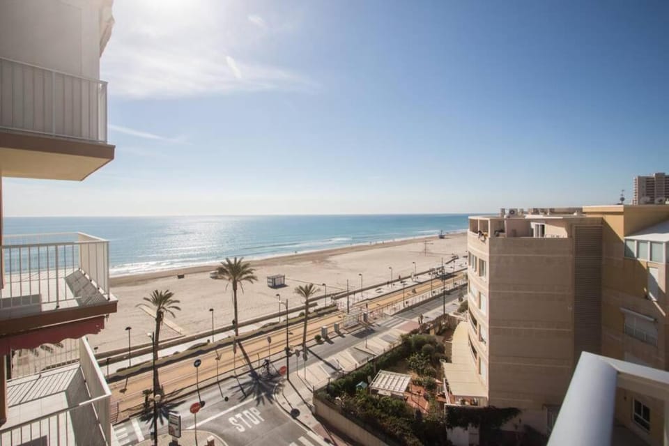 Alicante Beach Front Primera Fila Apartment in Alicante