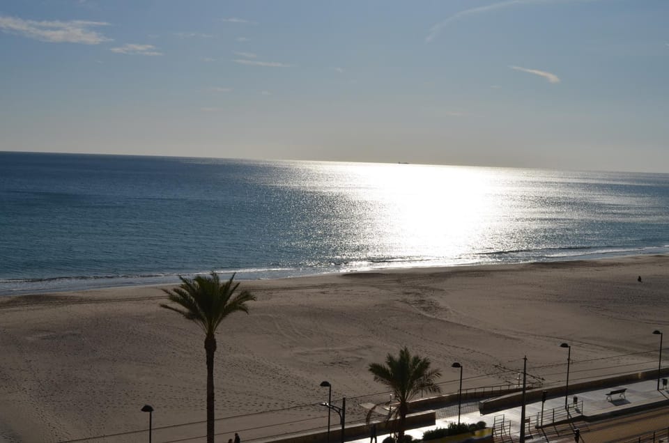 Alicante Beach Front Primera Fila Apartment in Alicante