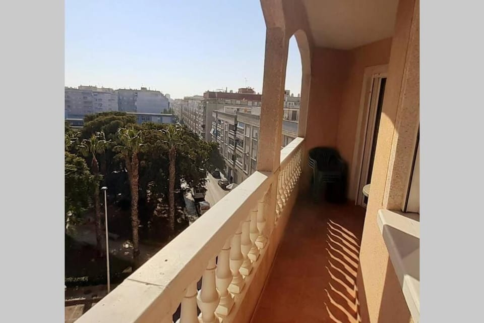 Cozy Holiday @ 3BR Apt Near Beach Promenade! Apartment in Torrevieja