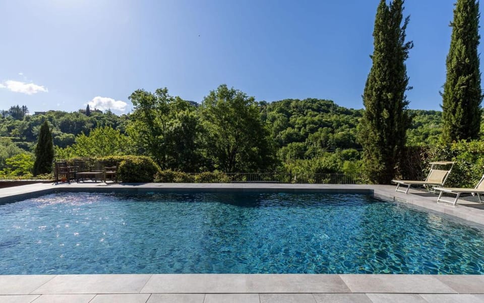 Pool view, Swimming pool, sunbed