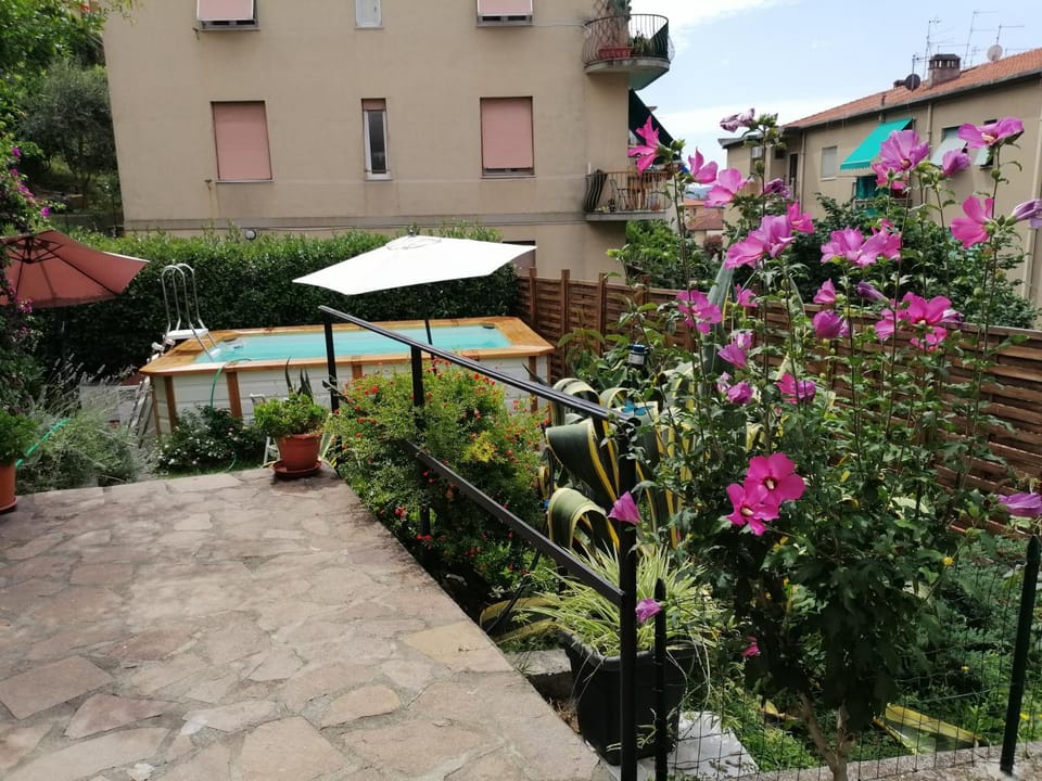 Property building, Garden, Garden view, Swimming pool