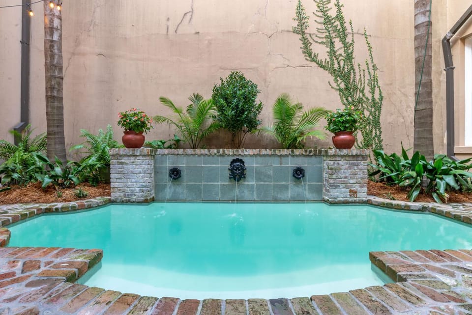Swimming pool, Swimming pool