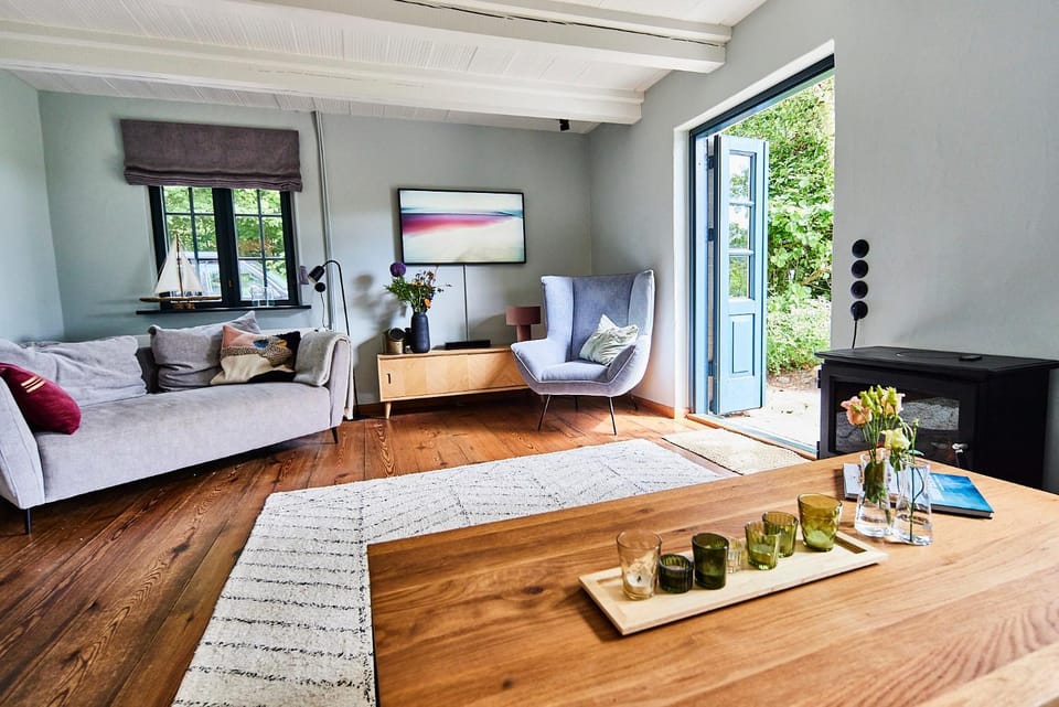 Communal lounge/ TV room