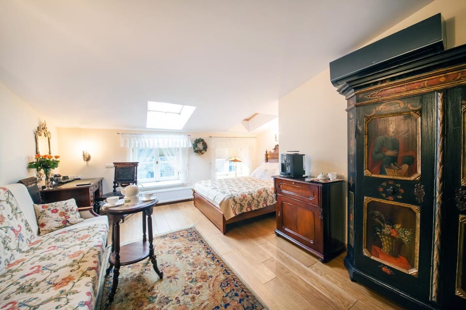 Photo of the whole room