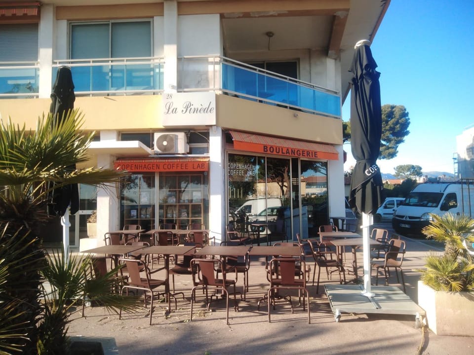 Studio F1 vue mer a 30m des plages Apartment in Cagnes-sur-Mer