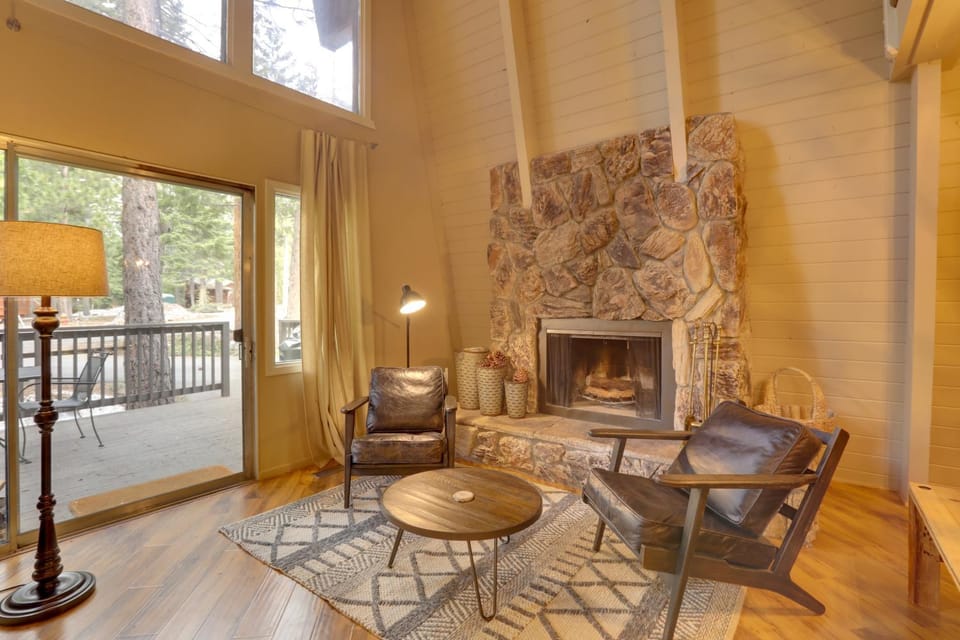 Near Skiing & Hiking: Carnelian Bay Cabin Cabin in Lake Tahoe