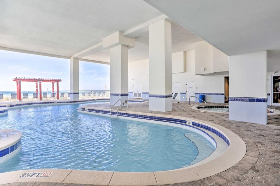 Resort Amenities: Beachfront Panama City Condo! House in Long Beach