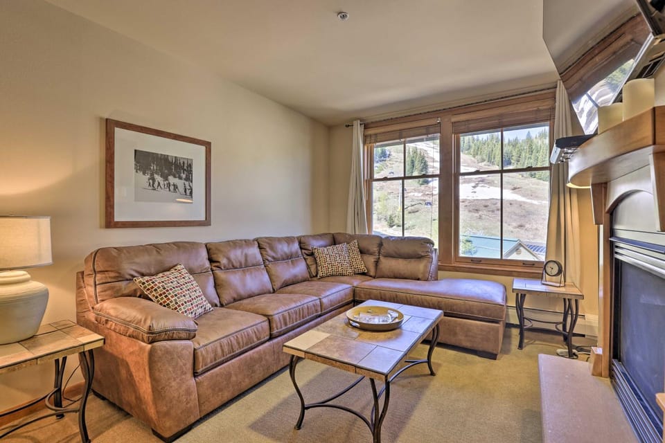 Cozy Ski-In/Ski-Out Winter Park Resort Condo! House in Winter Park