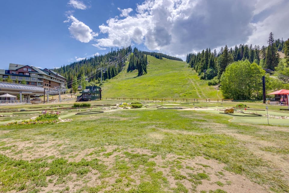 Cozy Ski-In/Ski-Out Winter Park Resort Condo! House in Winter Park