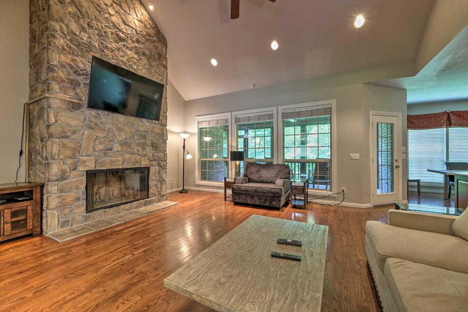 Bentonville Home with Pool Table, 2 Mi to Downtown! House in Rogers