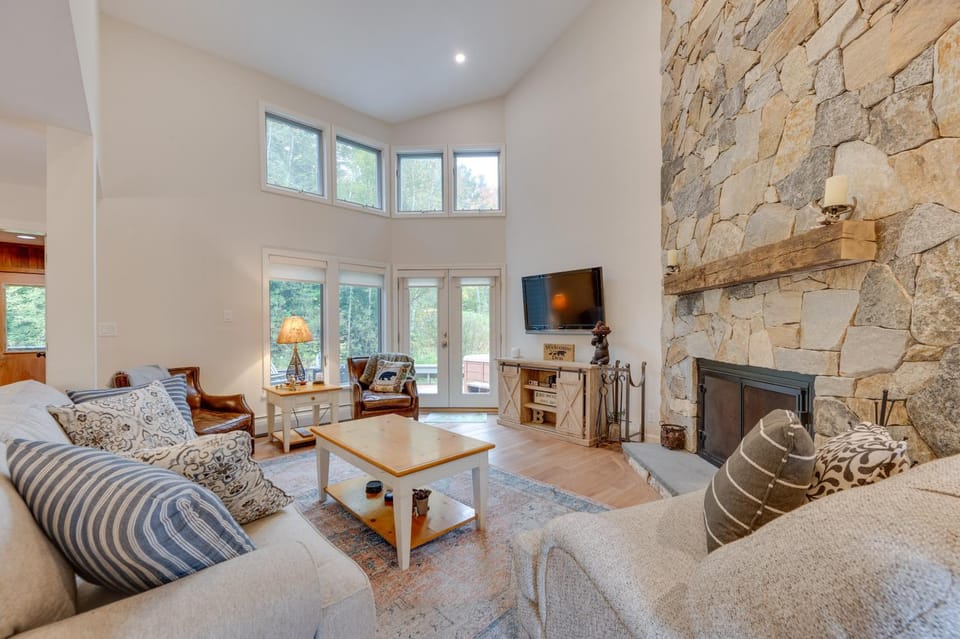 Ski-in Condo w/ Hot Tub on Burke Mtn Slopes! House in Burke