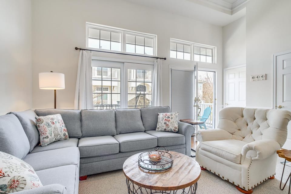 Shared Pool & Bay Access: Ocean View Retreat House in Sussex County