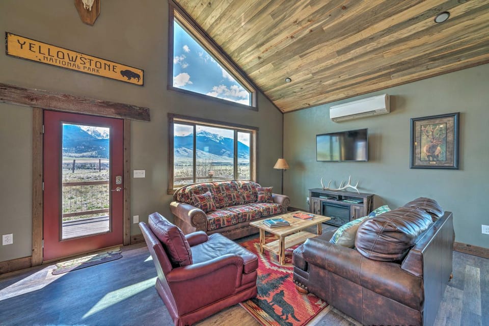 Day Trip to Yellowstone NP! Mtn-View Cabin Cabin in Pray