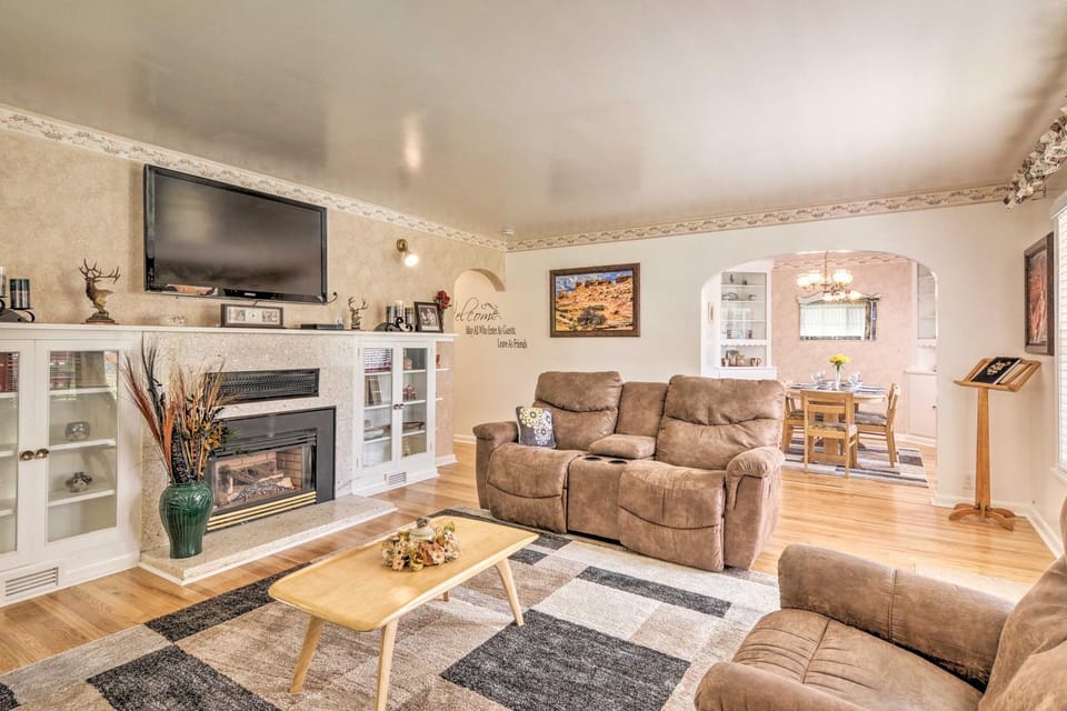 Panguitch Home w/ Patio ~ 24 Mi to Bryce Canyon House in Panguitch