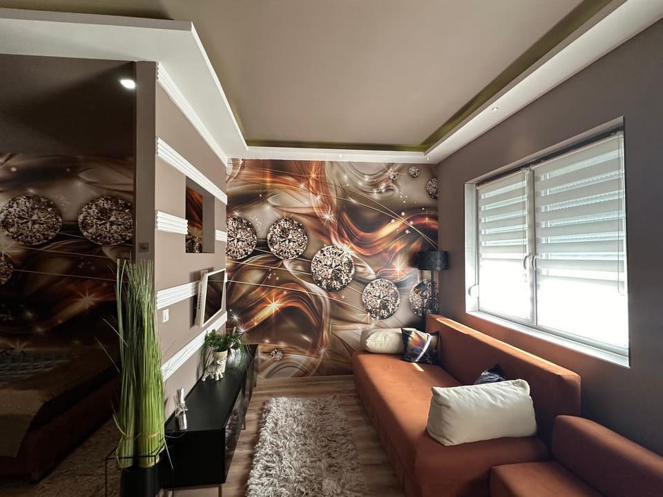 Bed, TV and multimedia, Living room, Photo of the whole room, Seating area