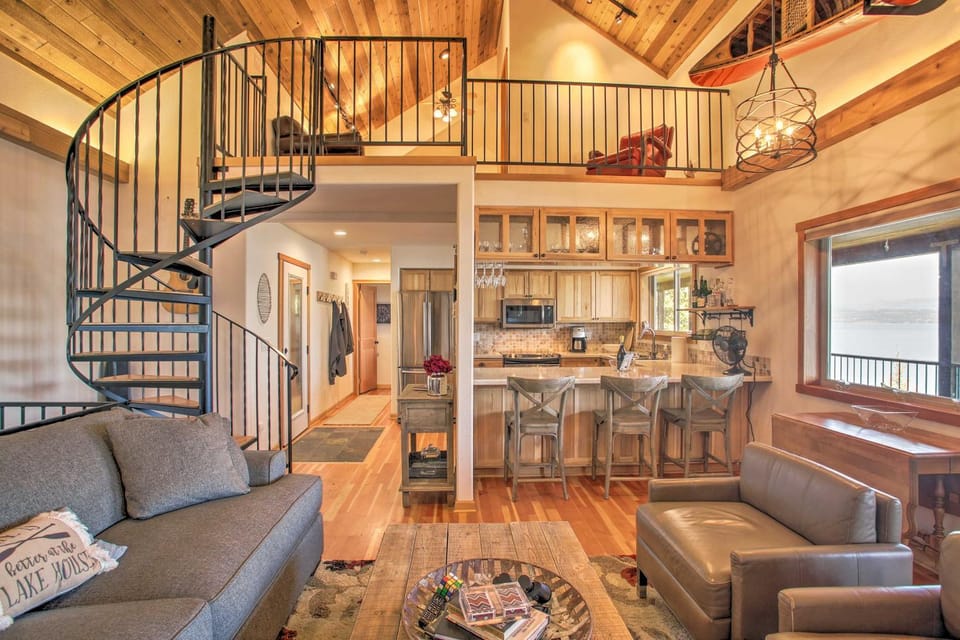 Swim, Boat & Explore! South Lake Coeur d'Alene Gem House in Kootenai County