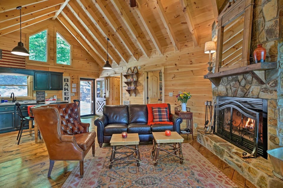 A Sunset Dream' - Upscale Blue Ridge Cabin! Cabin in Georgia