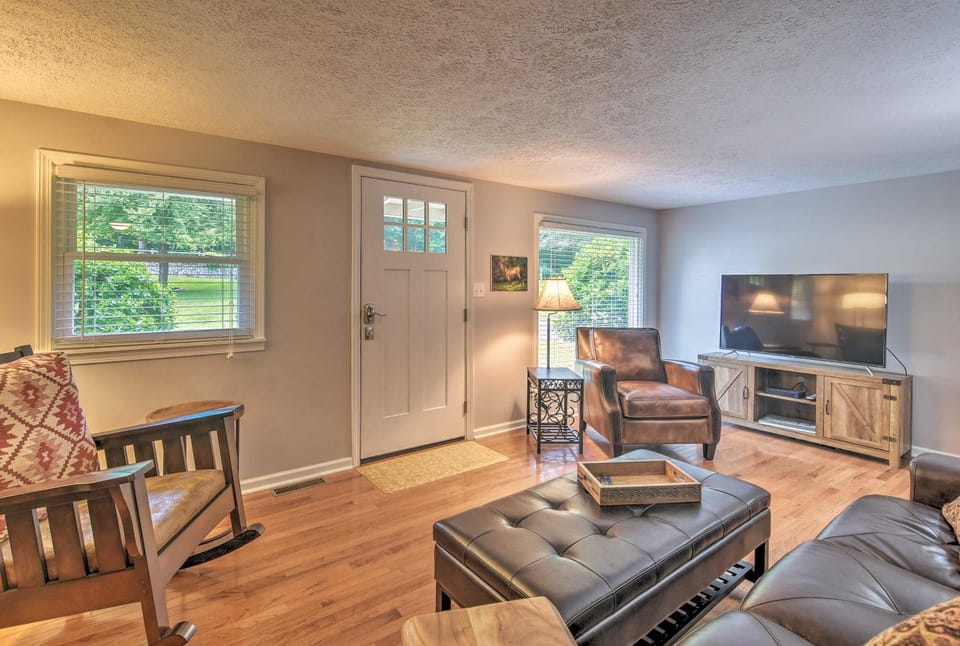 Blowing Rock Home: 1 Block to Downtown! House in Blowing Rock