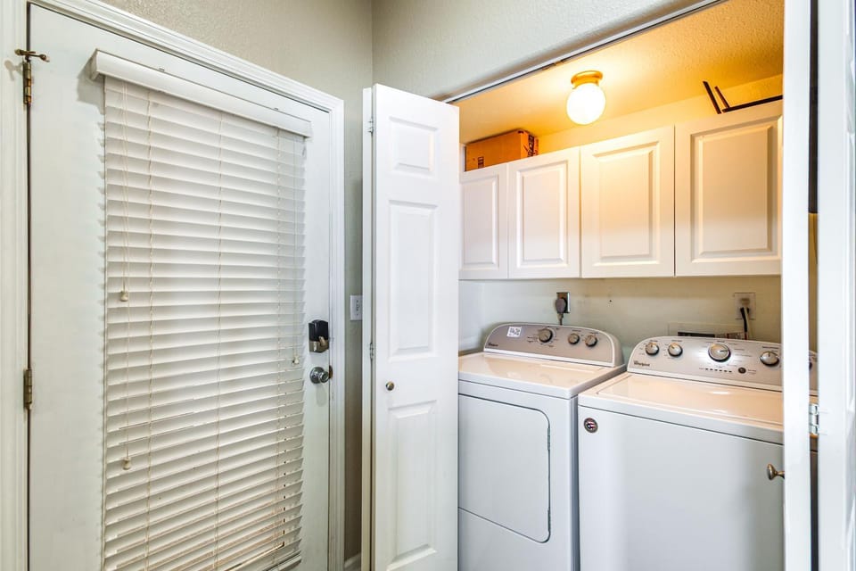 Community Perks! Waterfront Lake Ozark Escape House in Lake of the Ozarks