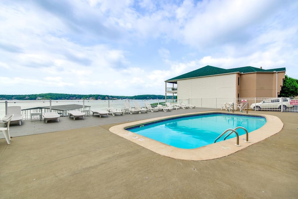 Community Perks! Waterfront Lake Ozark Escape House in Lake of the Ozarks