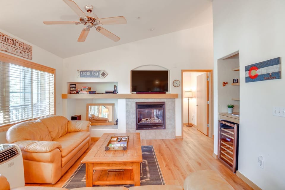 Condo w/ Mtn View < 1 Mi to Steamboat Resort! House in Steamboat Springs