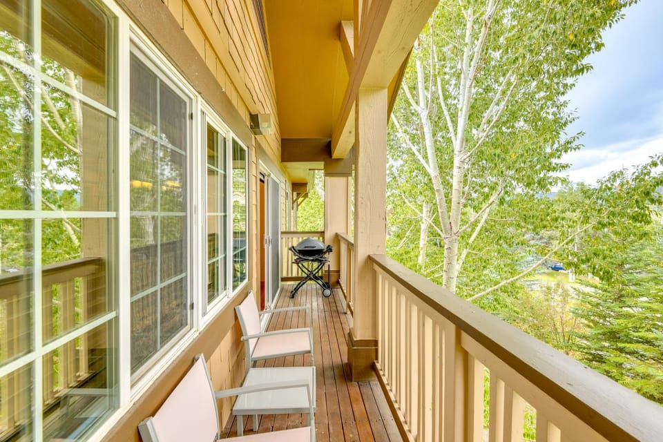Condo w/ Mtn View < 1 Mi to Steamboat Resort! House in Steamboat Springs