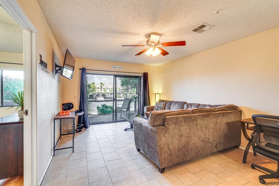 Walk to Golf & Beach: Queens Bay Resort Condo House in Lake Havasu City