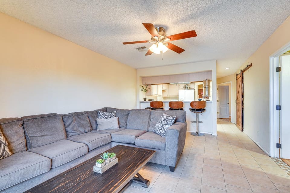 Walk to Golf & Beach: Queens Bay Resort Condo House in Lake Havasu City