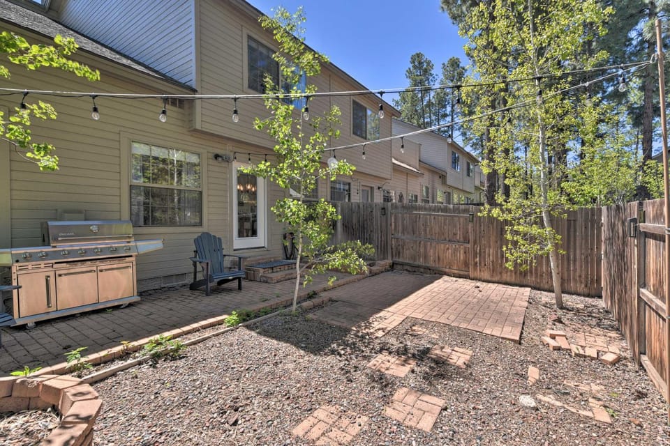 Modern Flagstaff Home w/ BBQ: Walk Downtown! House in Flagstaff