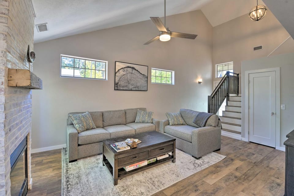 Modern Flagstaff Home w/ BBQ: Walk Downtown! House in Flagstaff