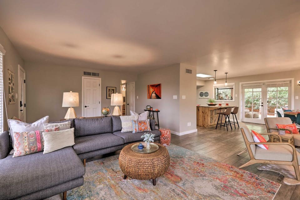 Red Rock Views: Modern Sedona Home House in Sedona