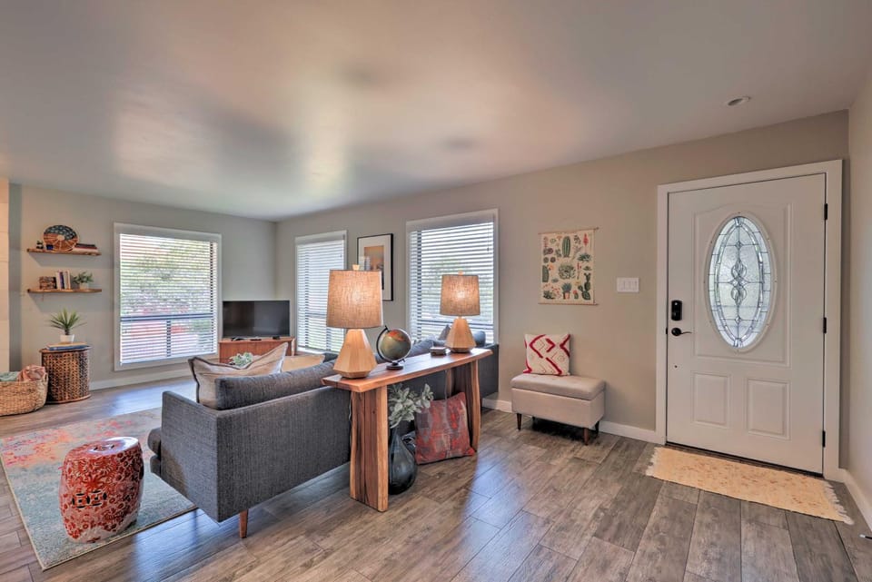 Red Rock Views: Modern Sedona Home House in Sedona