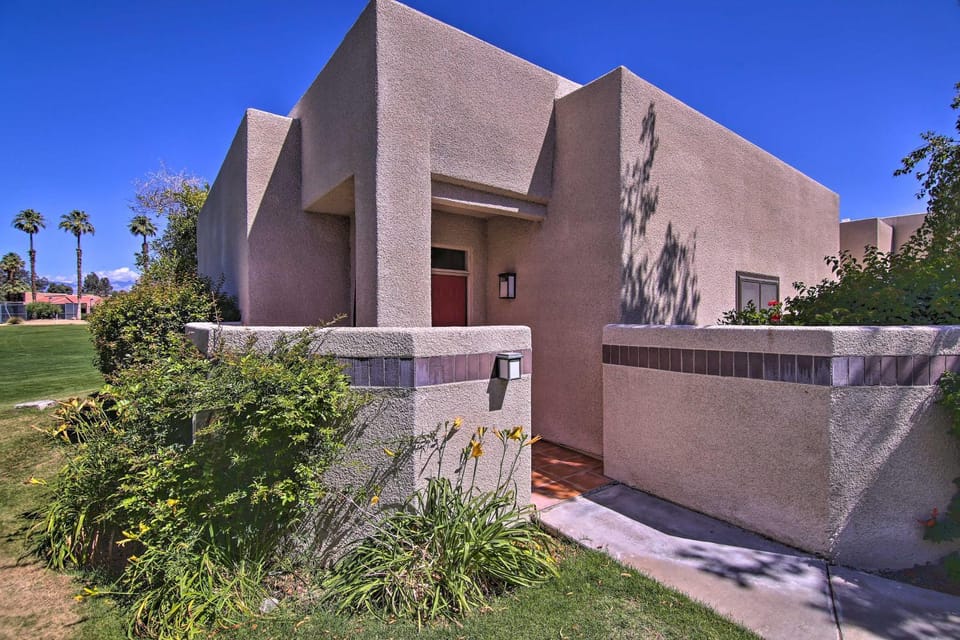 Cathedral City Condo on Golf Course w/ Patio! House in Cathedral City
