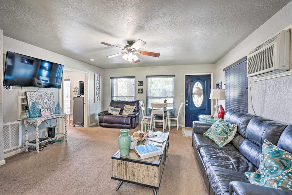 Lakefront Home w/ Swim Dock in Hot Springs House in Garland County