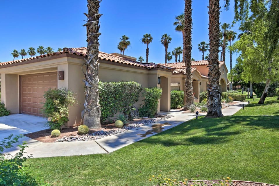 Luxury Remodeled Palm Desert Resort Condo! House in Palm Desert