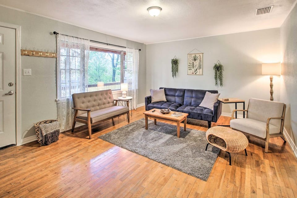 Centrally Located Hot Springs Home with Deck! House in Hot Springs