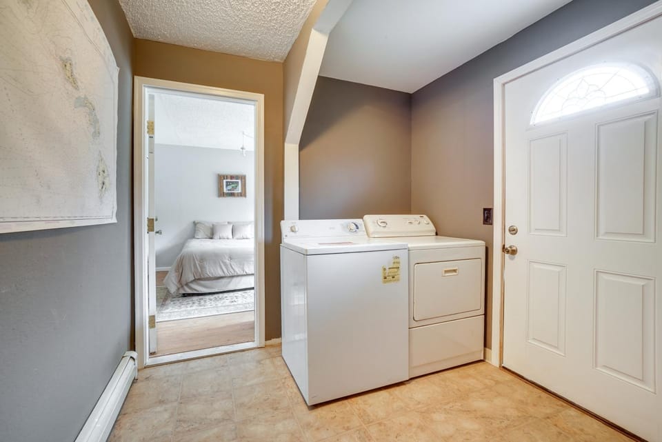 Convenient Kenai Apt - 3 Mi to Beach & Fishing Apartment in Kenai