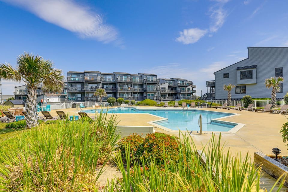 N Topsail Beach Oceanfront Condo w/ Pool! House in North Topsail Beach