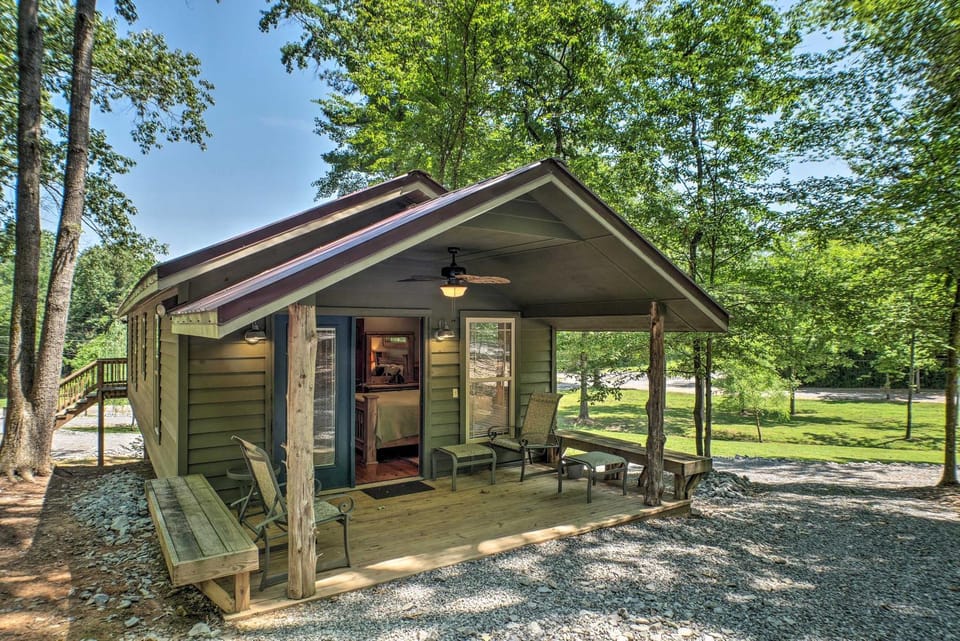 The Treehouse at Kudzu Cove Cabins Resort Cabin in Guntersville Lake